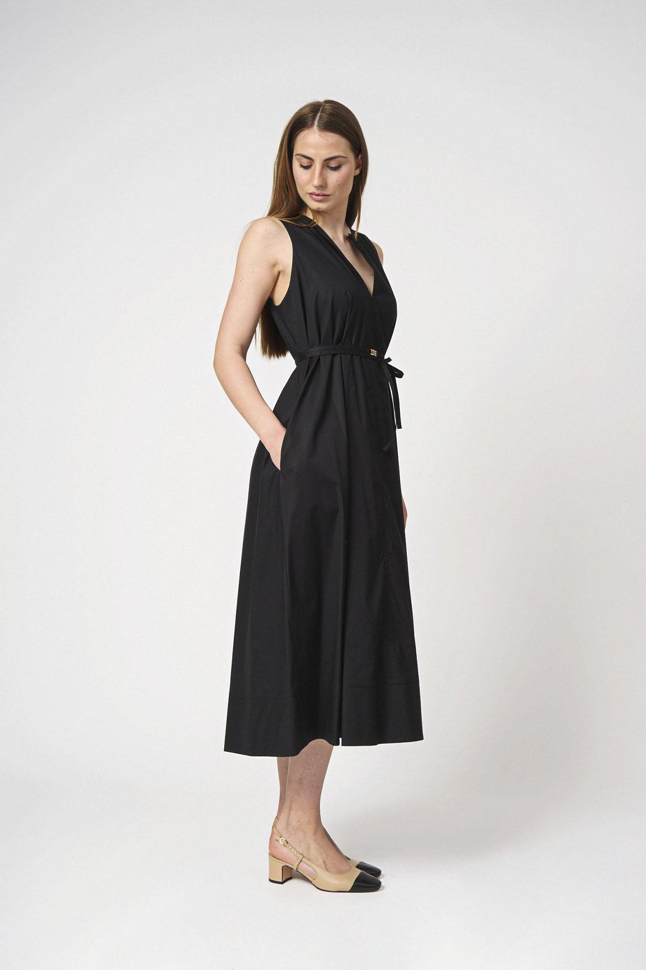 Abito lungo con cintura