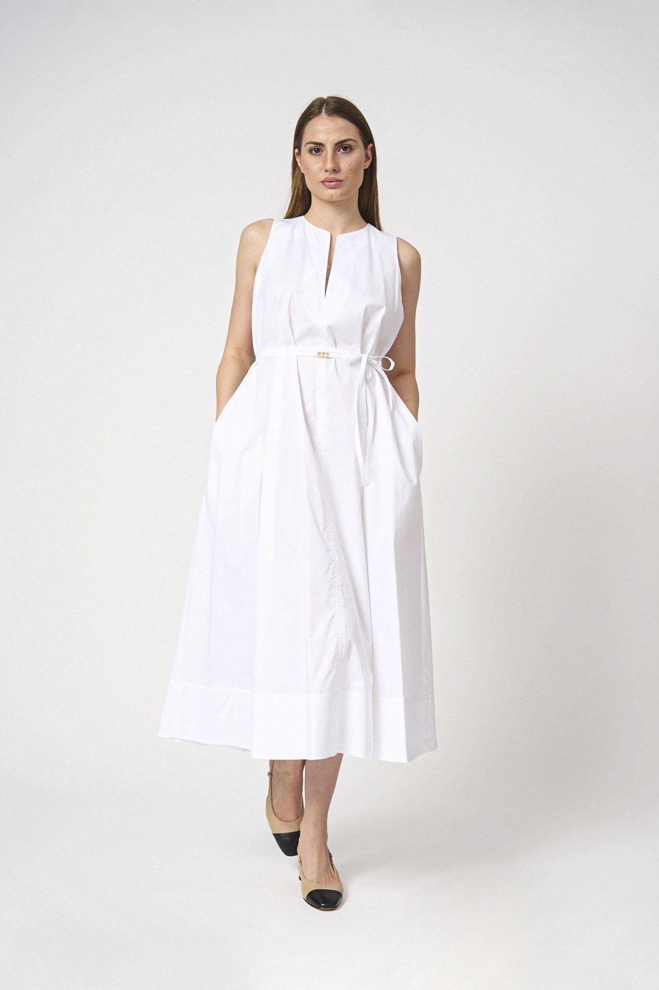 Abito lungo con cintura