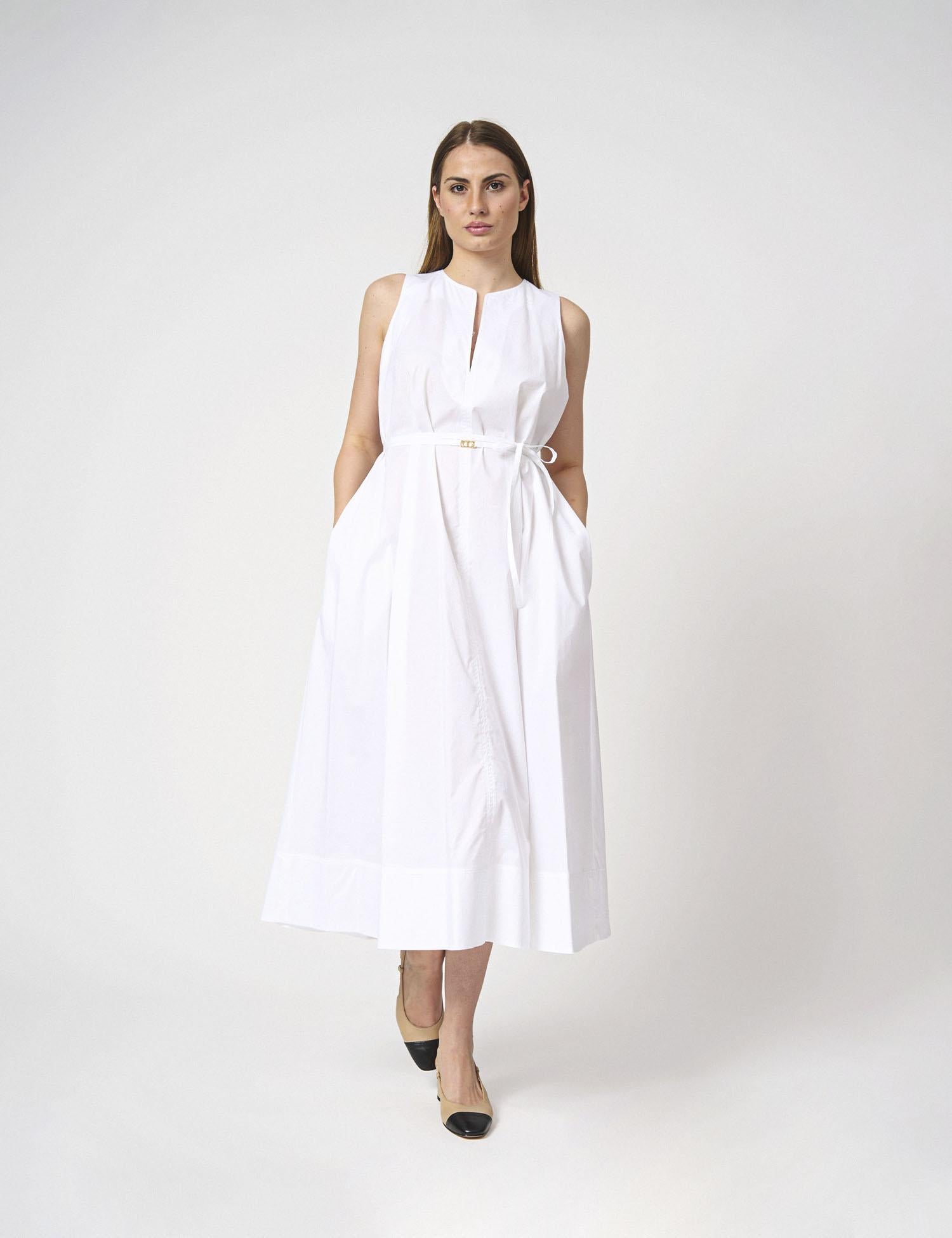 Abito lungo con cintura