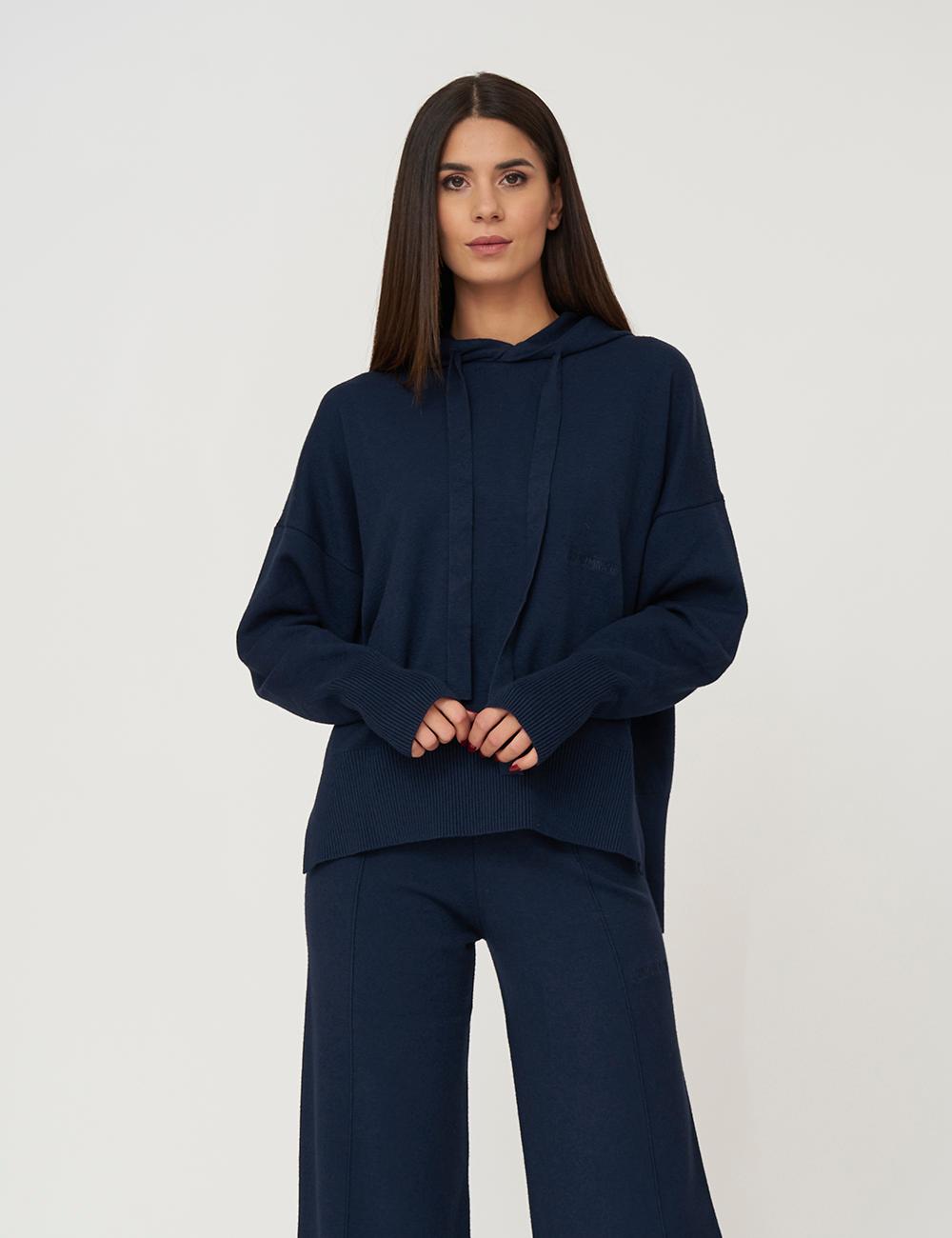 Maglia con cappuccio con spacchi laterali