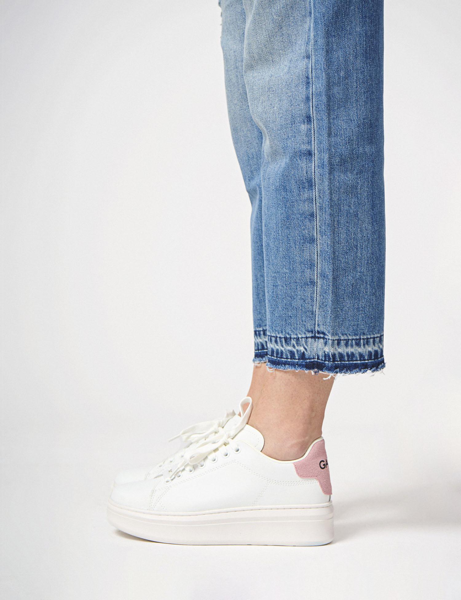 Sneakers addict