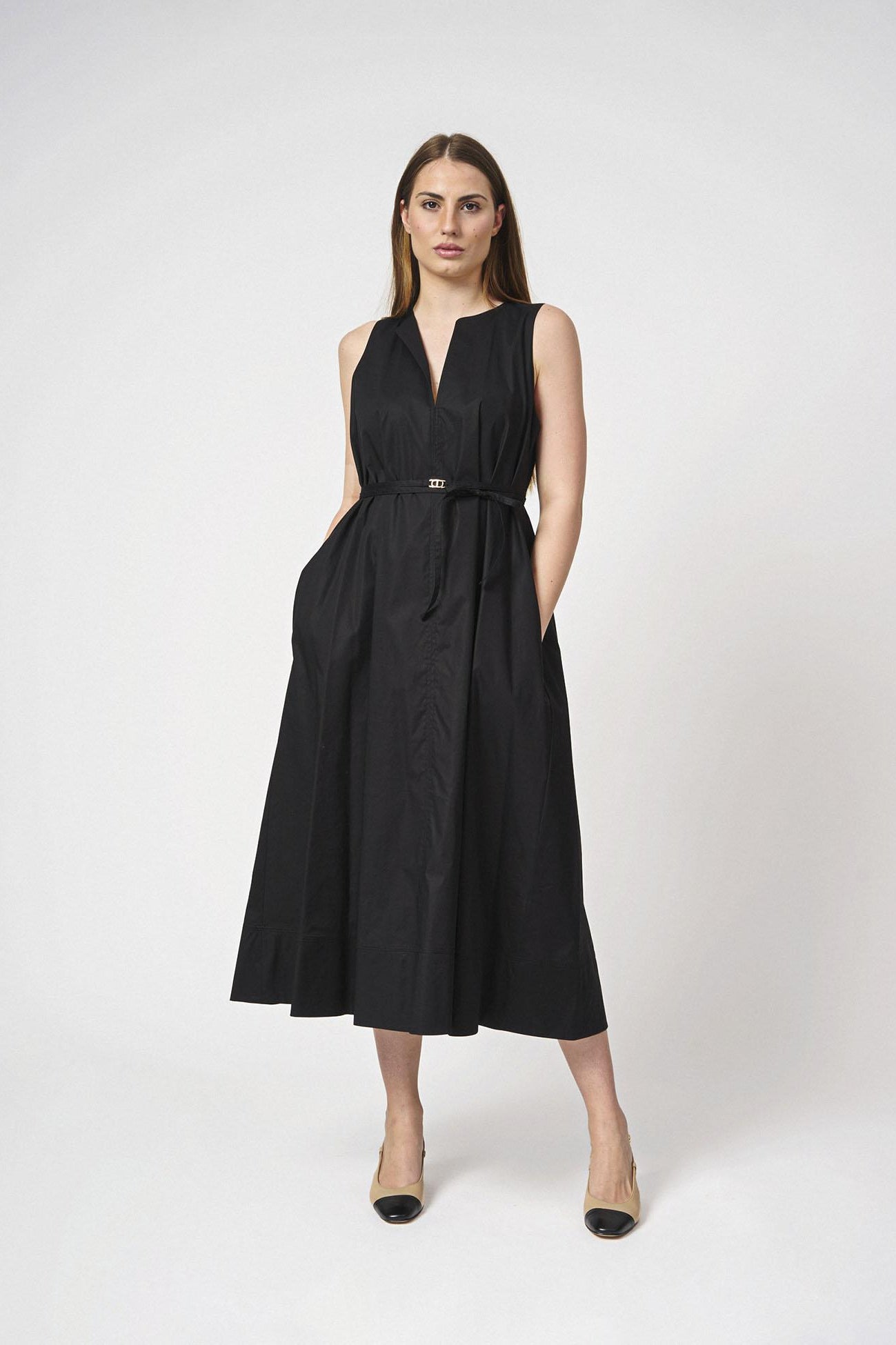 Abito lungo con cintura