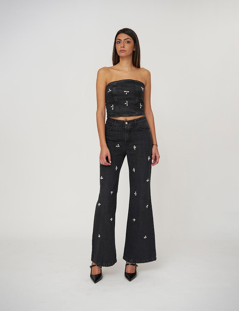 Top corto con applicazioni