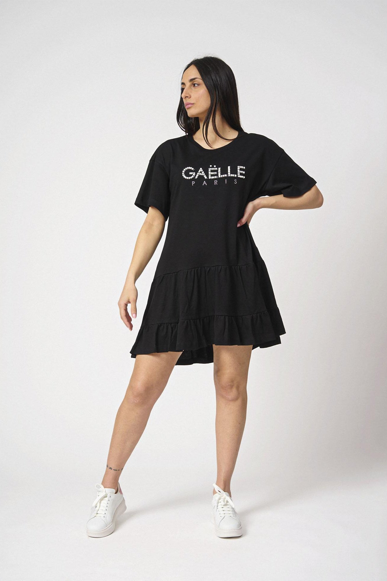 Abito lungo con balze