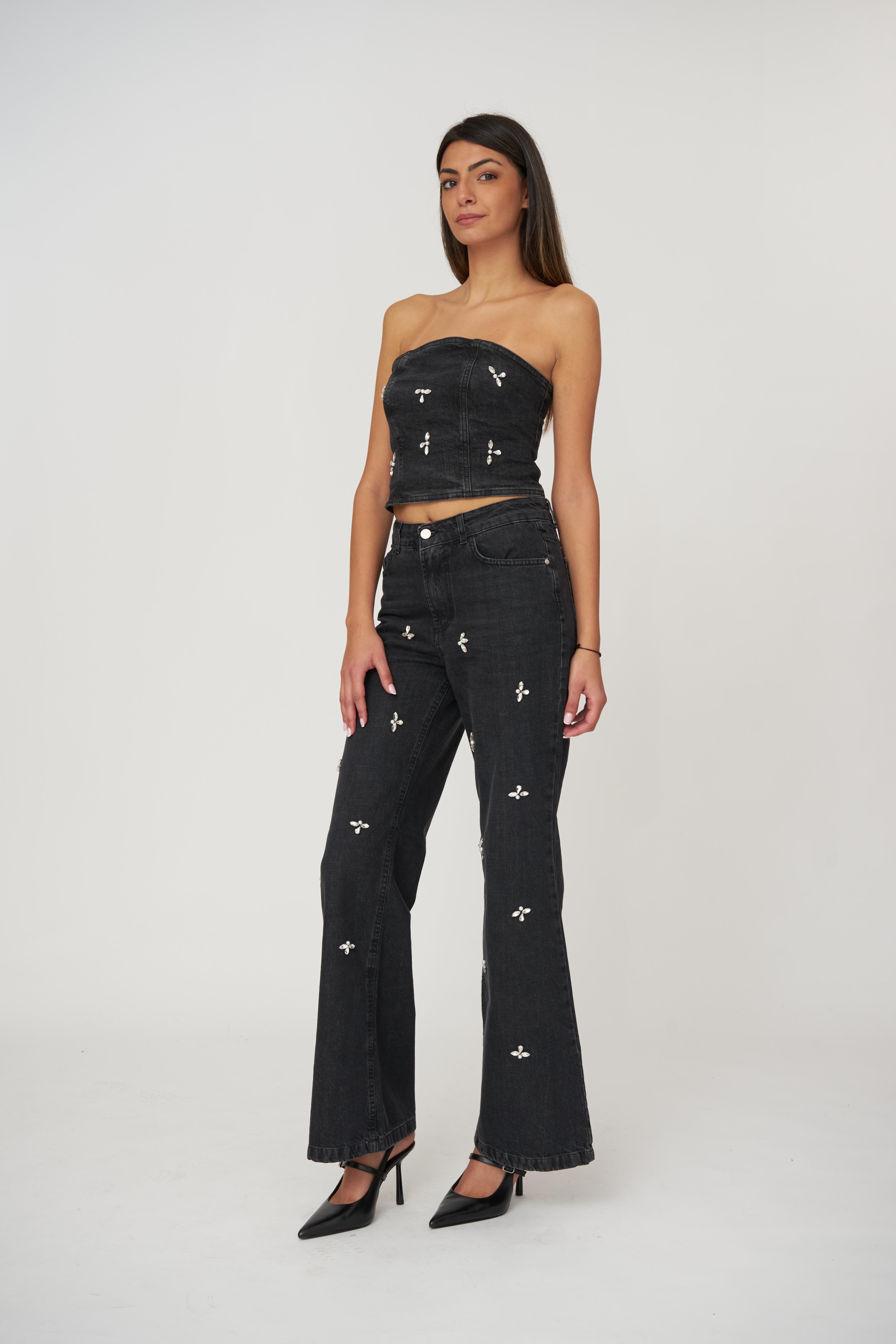 Jeans con applicazioni