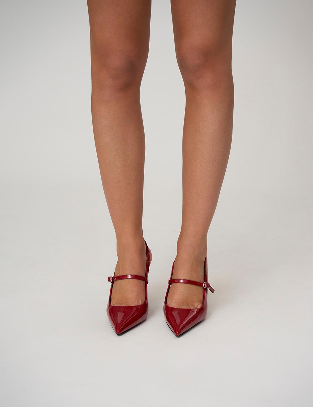 Decollete in vernice