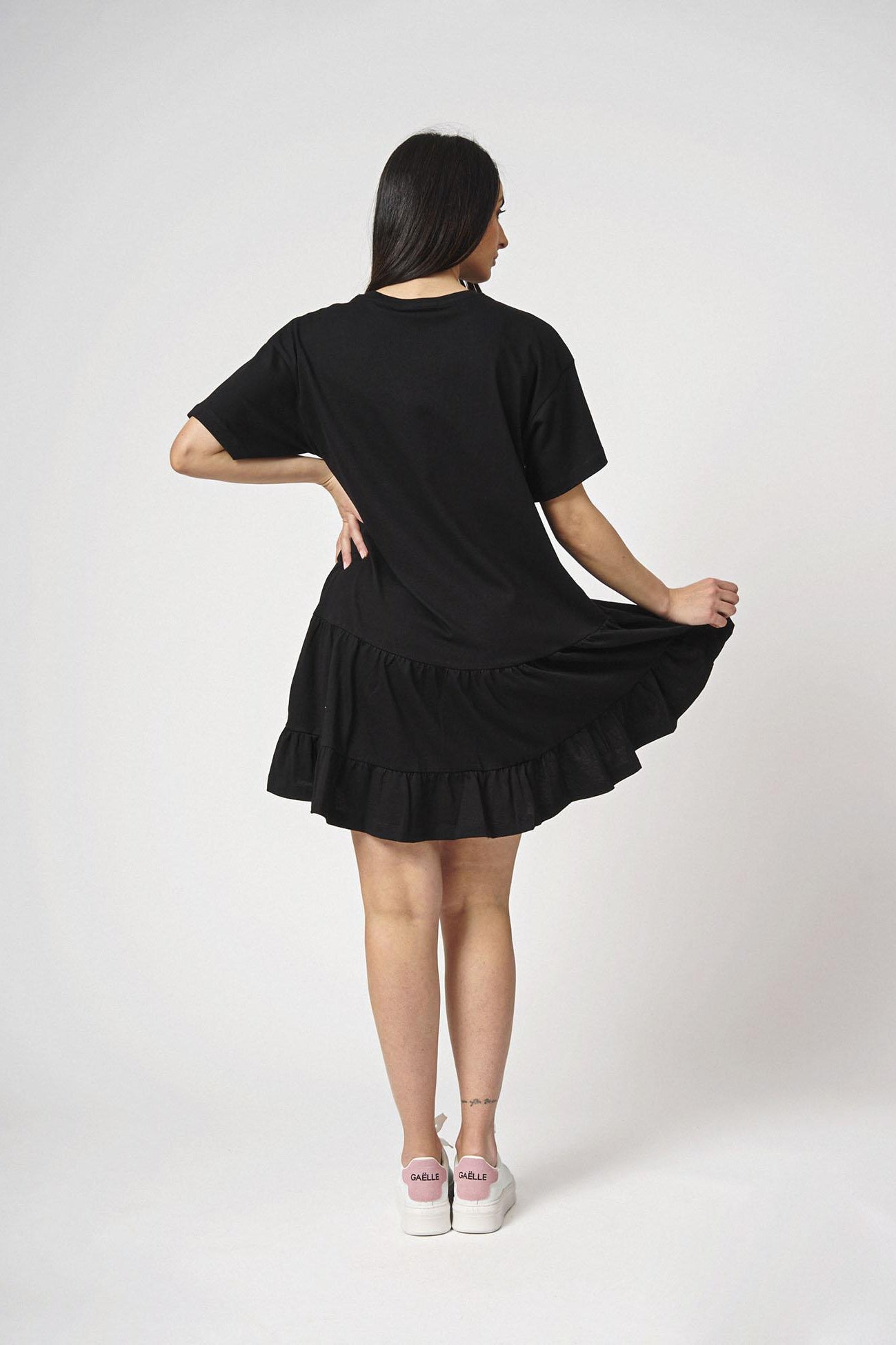 Abito lungo con balze