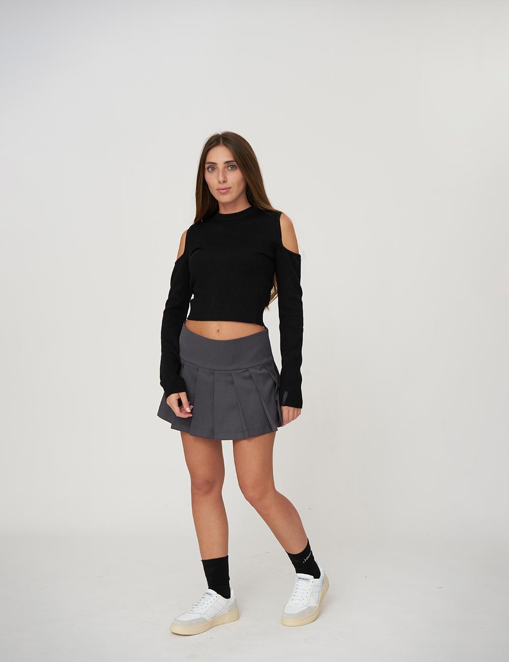 Top in costine con omeri scoperti