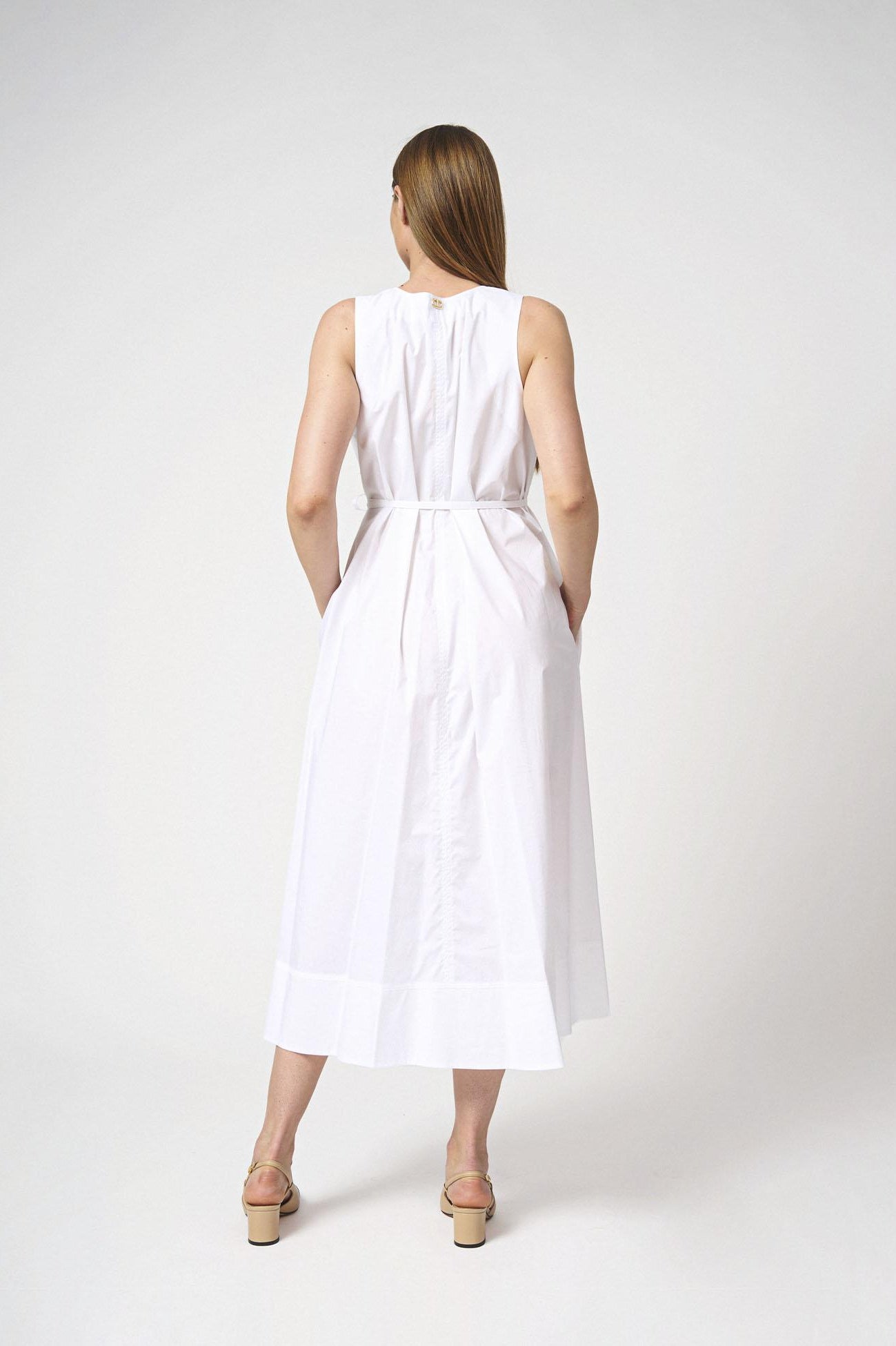 Abito lungo con cintura