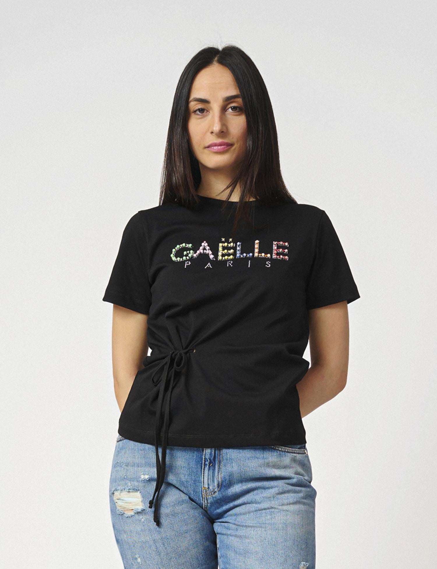 T-shirt con ricamo