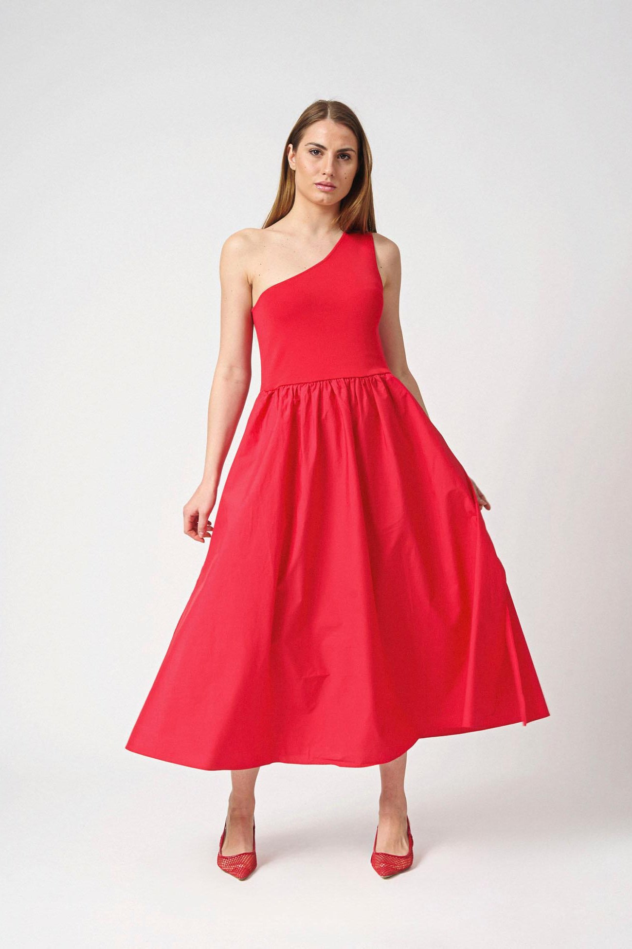 Abito lungo asimmetrico