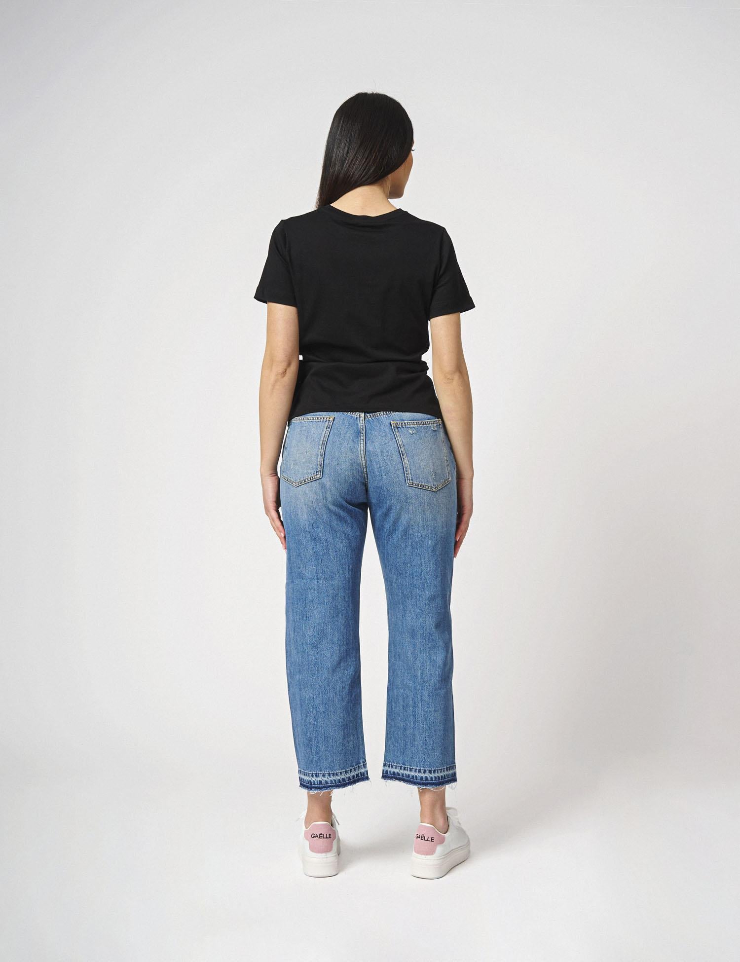 T-shirt con ricamo