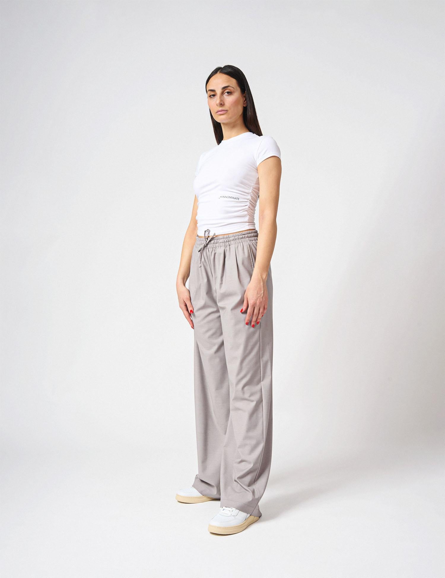 T-shirt con arricciature sui fianchi