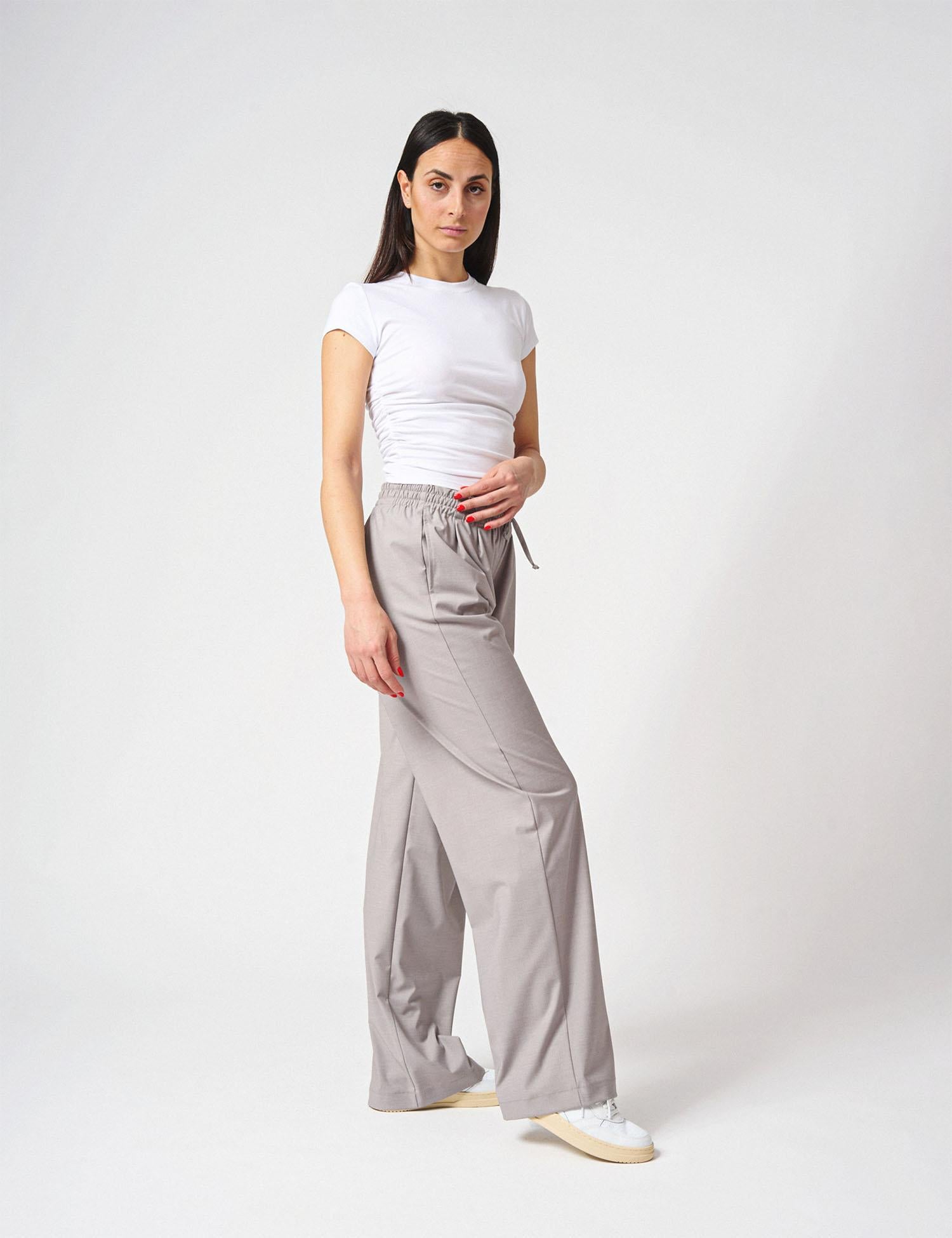 T-shirt con arricciature sui fianchi