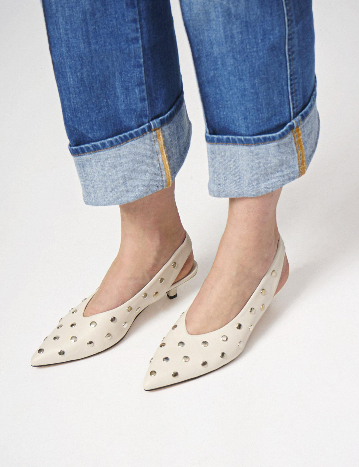 Slingback con borchie