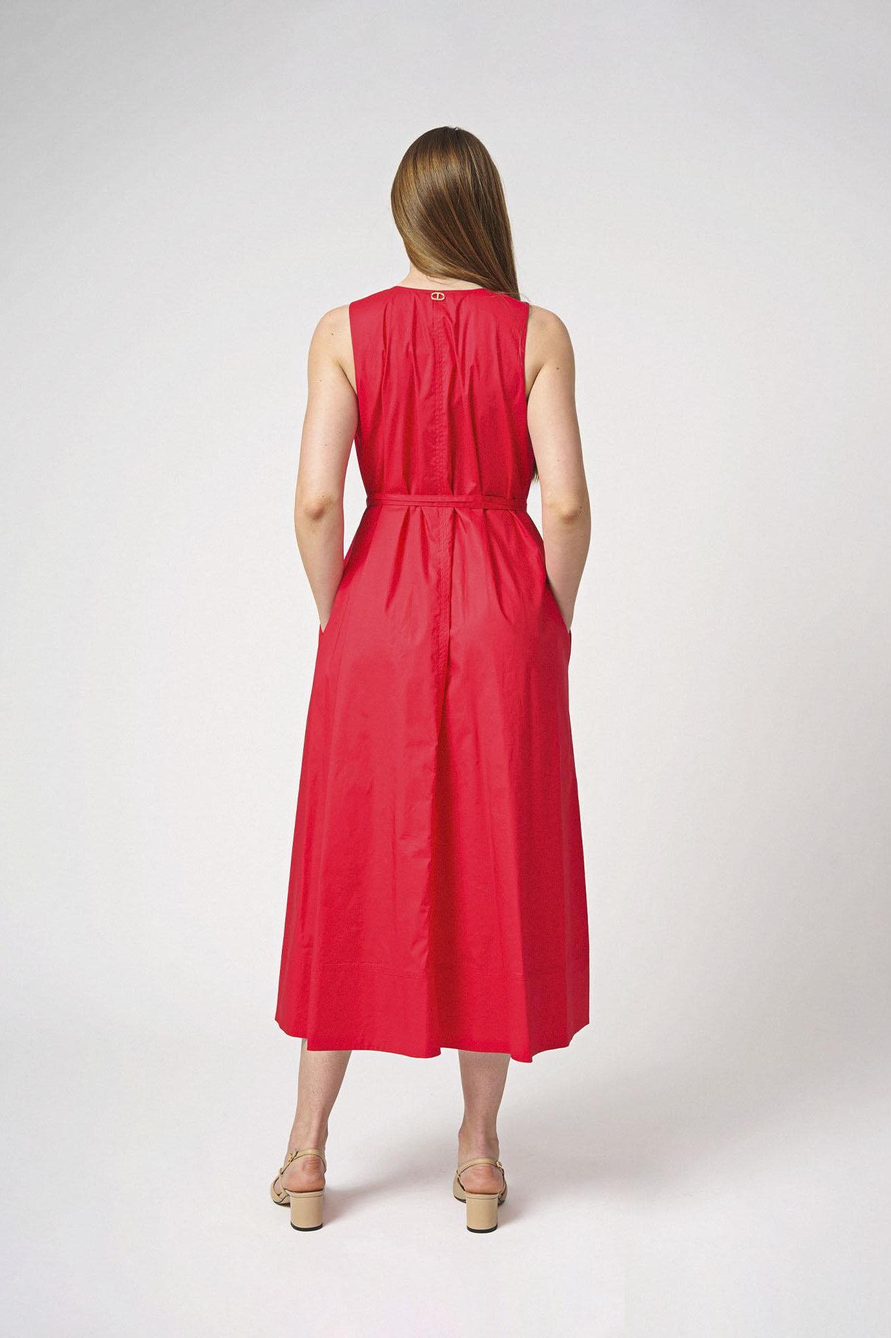 Abito lungo con cintura