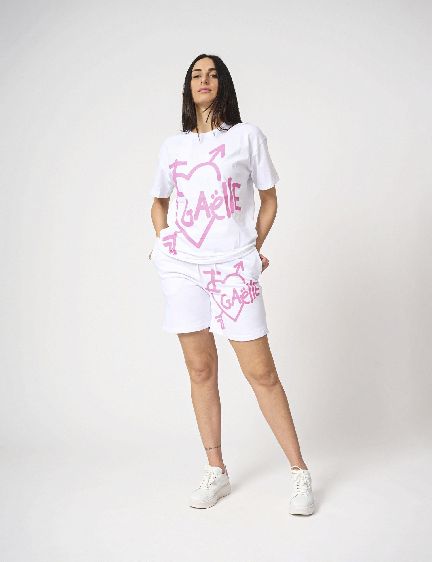 T-shirt paricollo
