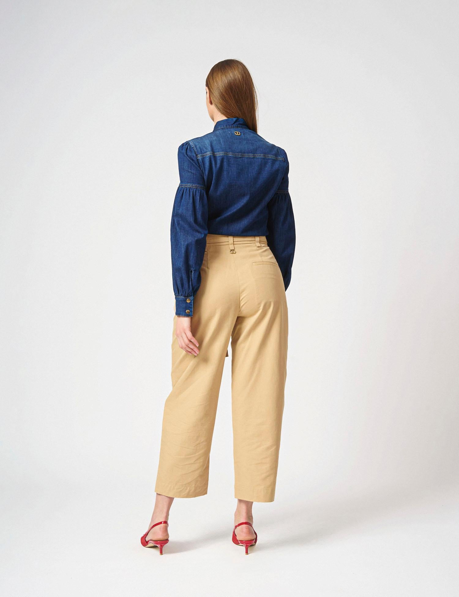 Pantalone con pizzo sul fondo