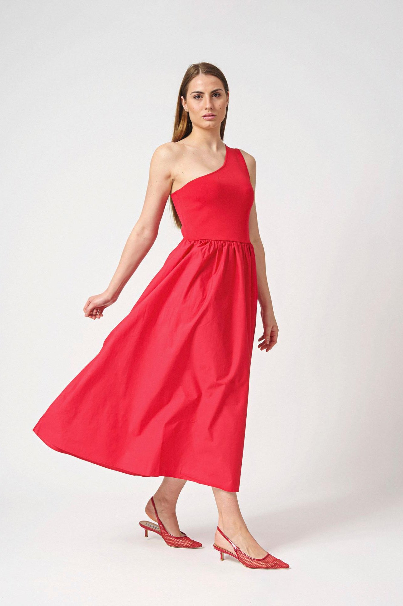 Abito lungo asimmetrico