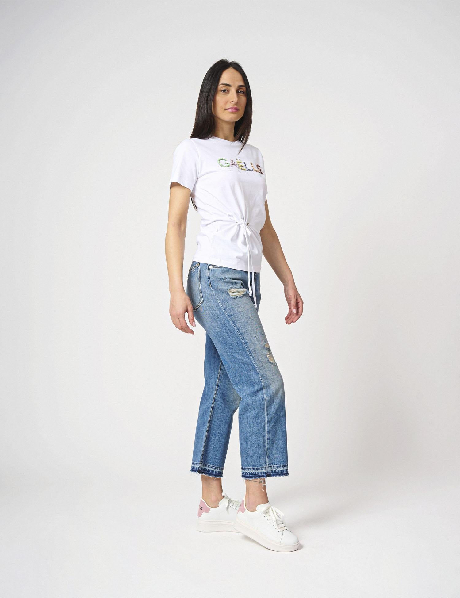 T-shirt con ricamo