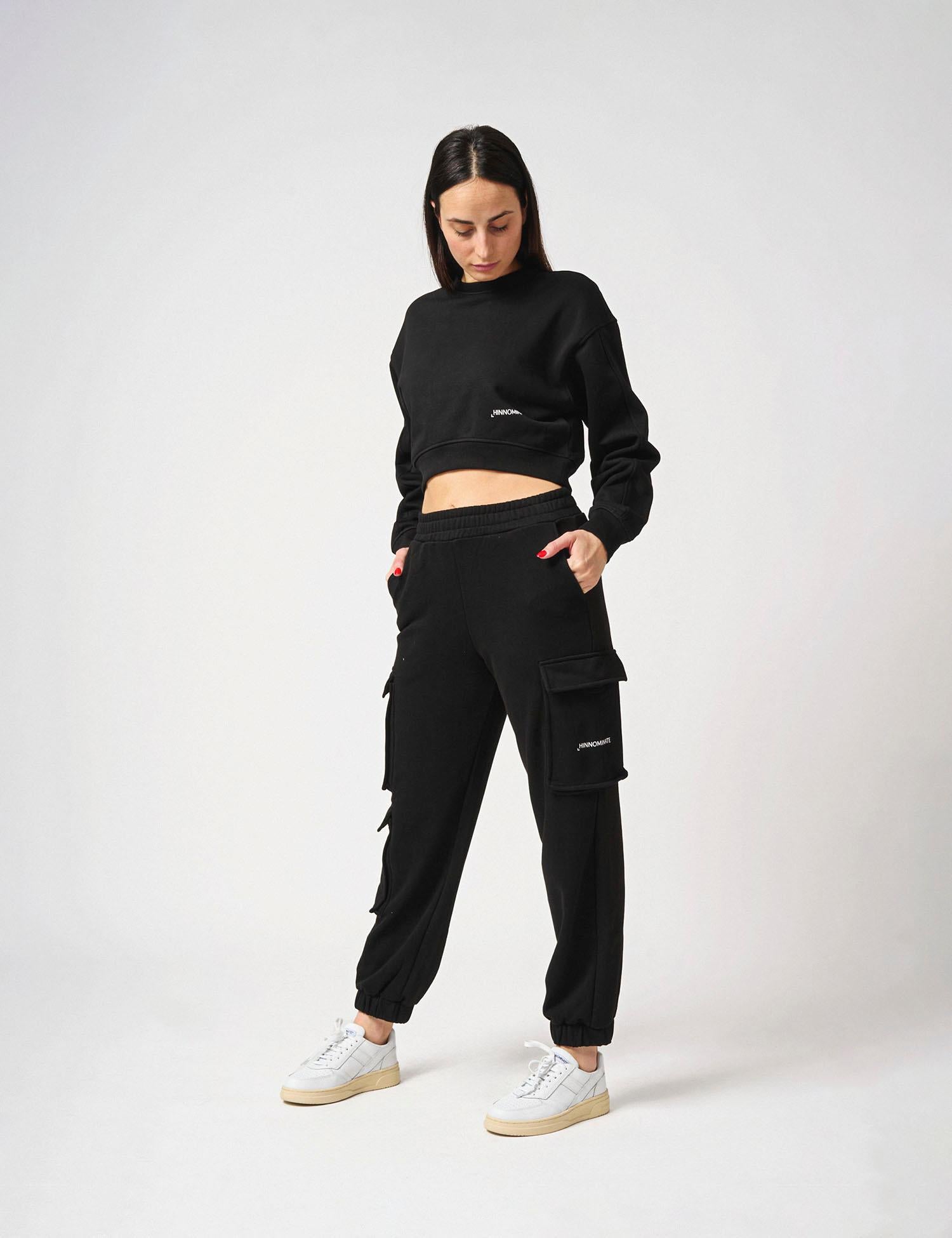 Pantalone con tasconi laterali