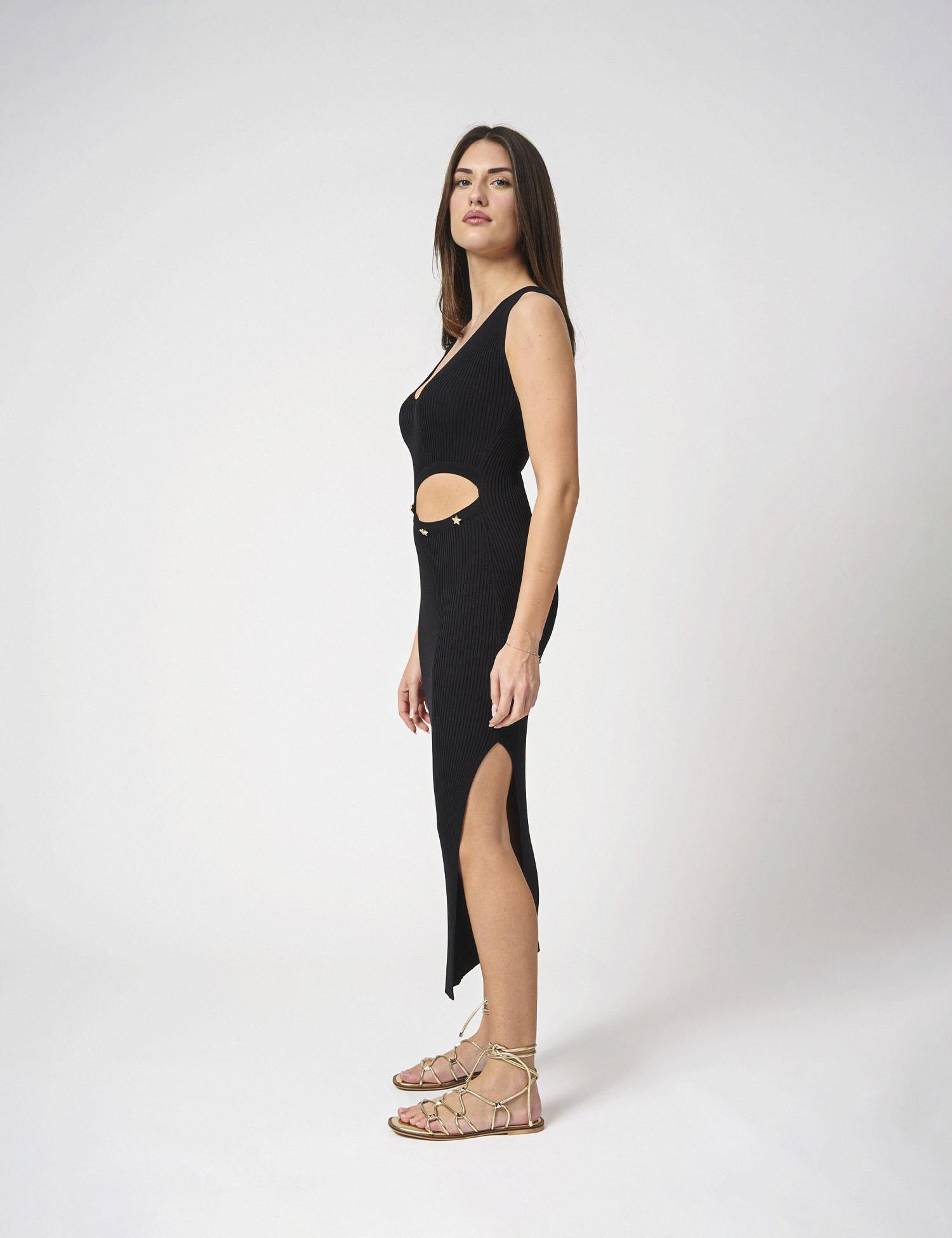 Abito a coste con bottoni