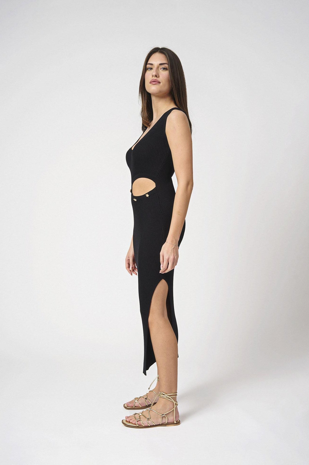 Abito a coste con bottoni