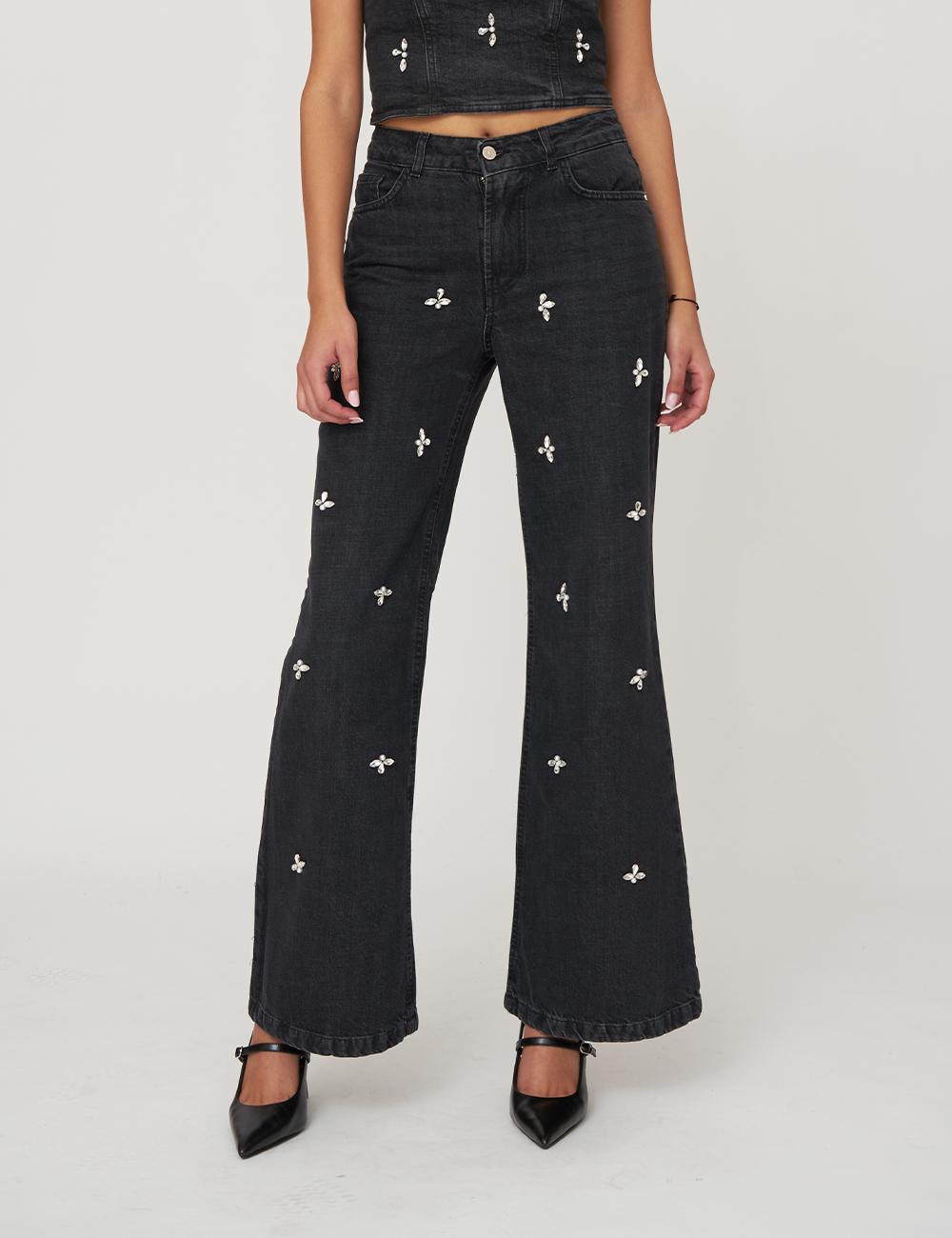 Jeans con applicazioni