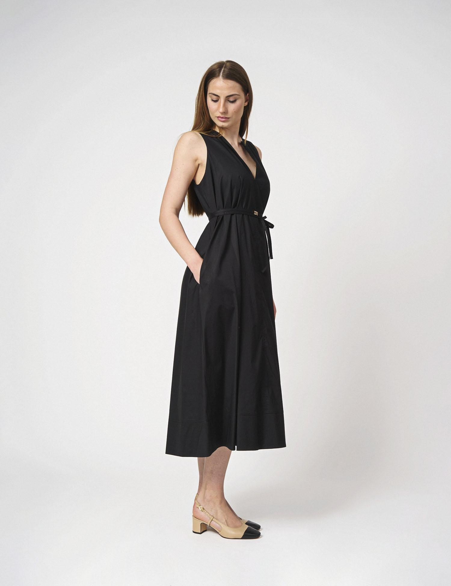 Abito lungo con cintura