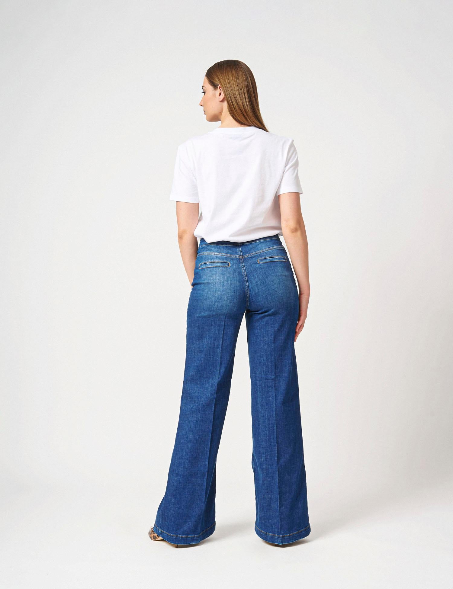 Jeans leg fit con bottoni