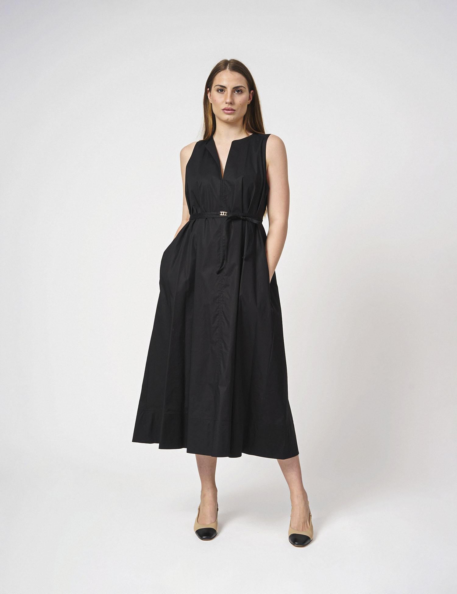 Abito lungo con cintura