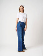 Jeans leg fit con bottoni