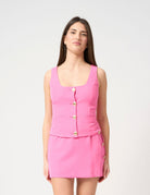 Top smanicato con bottoni