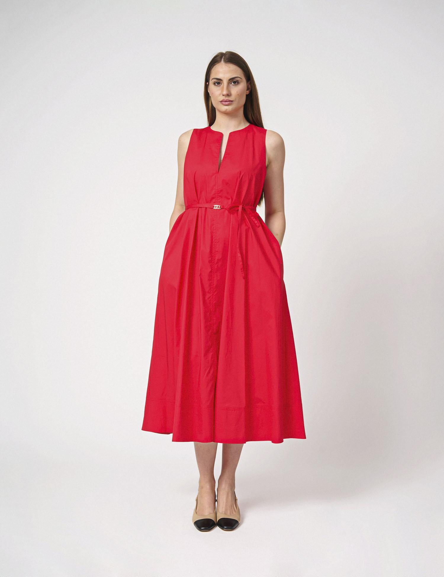 Abito lungo con cintura