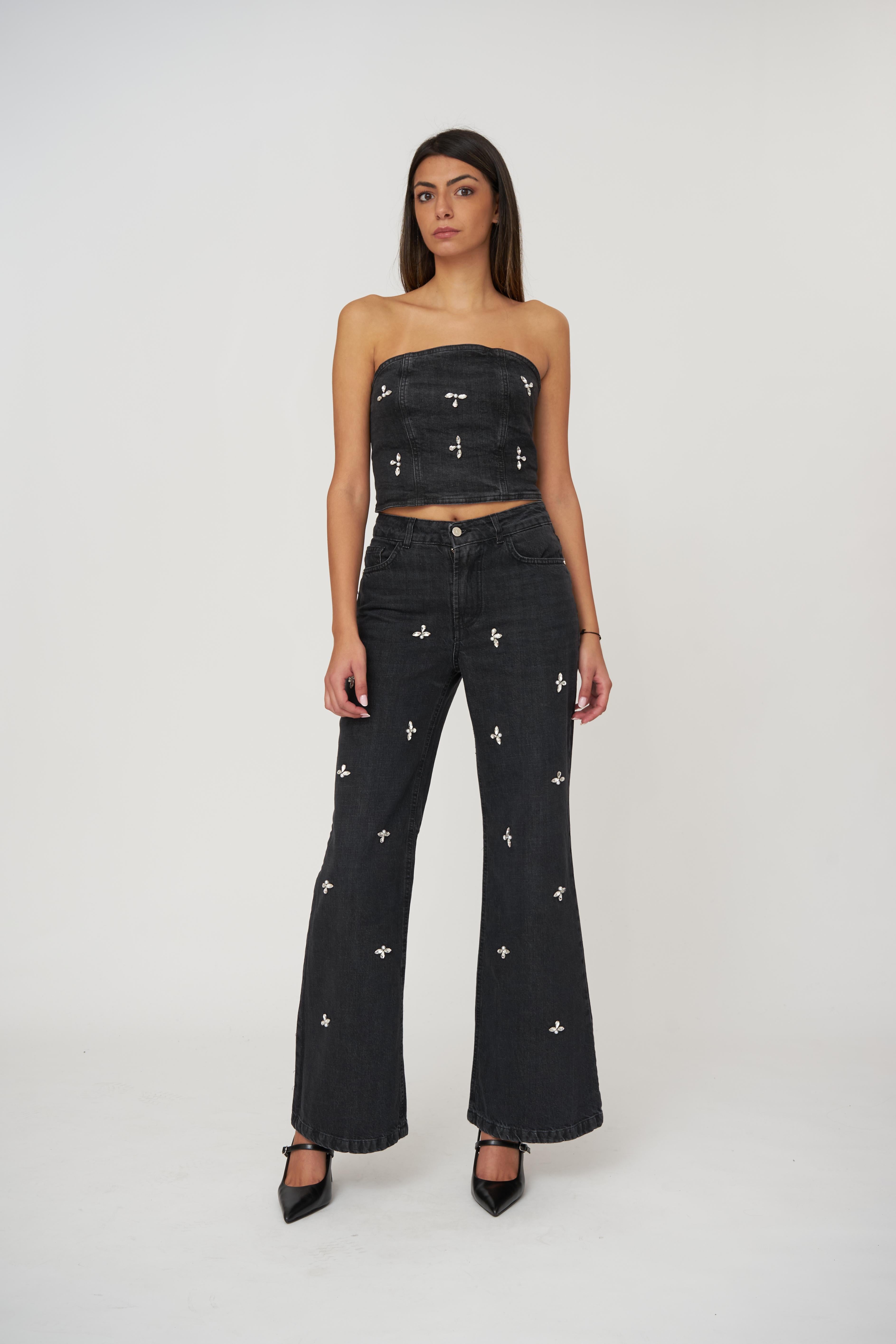 Jeans con applicazioni