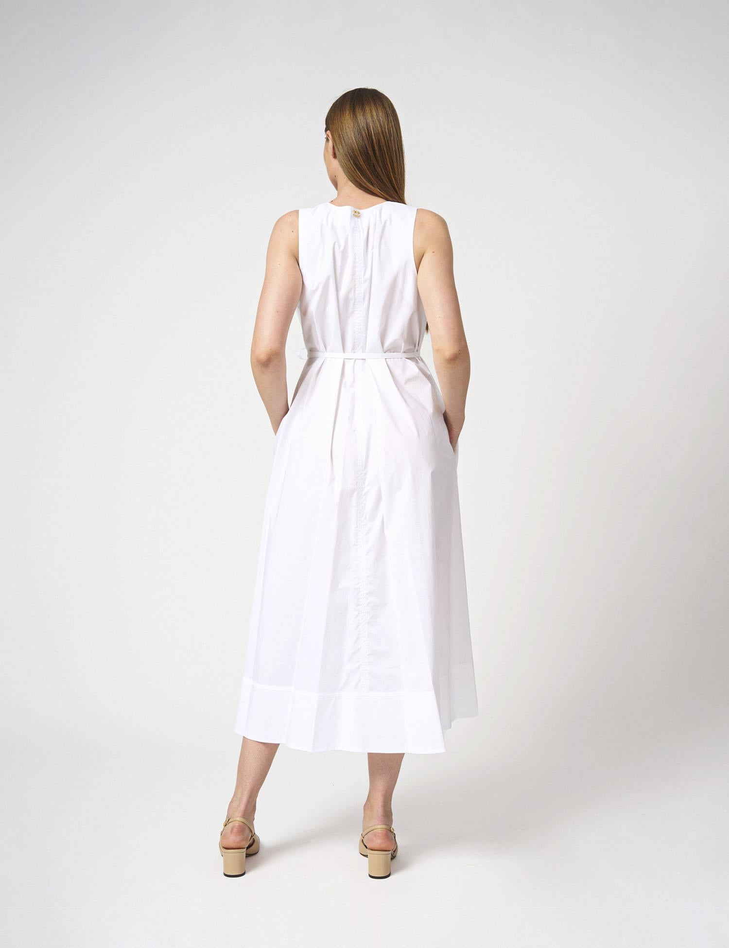 Abito lungo con cintura