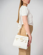 Shoulder strap con logo e applicazioni