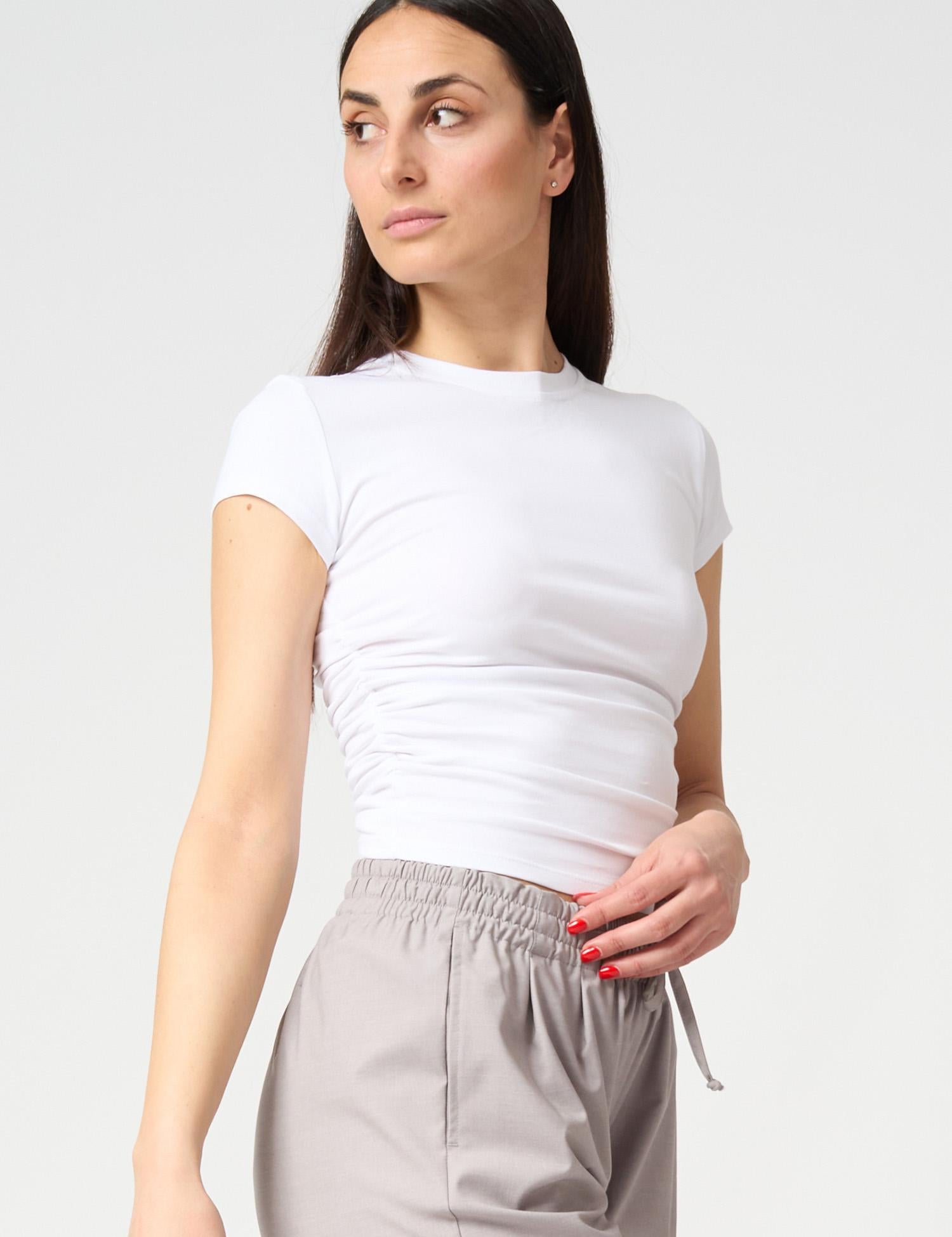 T-shirt con arricciature sui fianchi