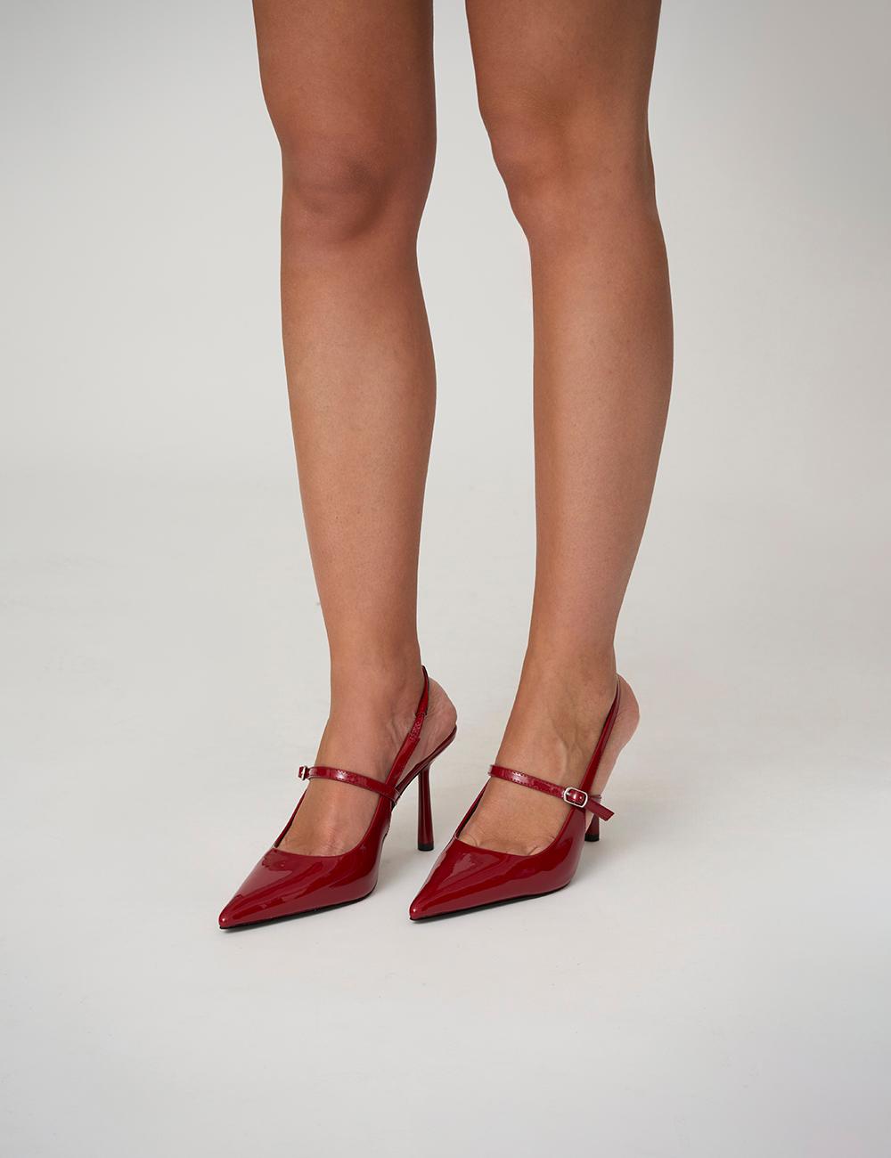 Decollete in vernice