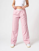 Pantalone dritto con cinto logato