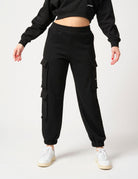 Pantalone con tasconi laterali