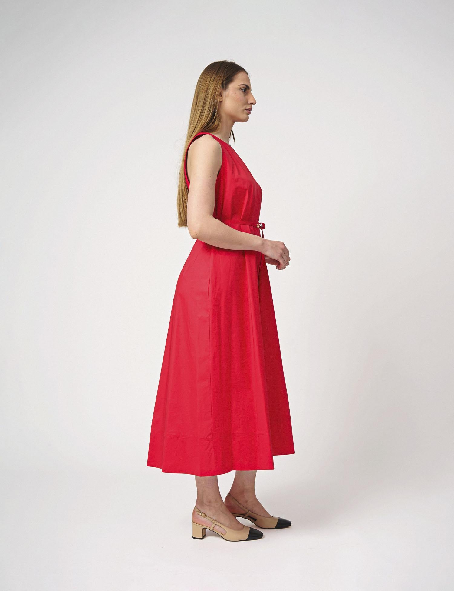 Abito lungo con cintura