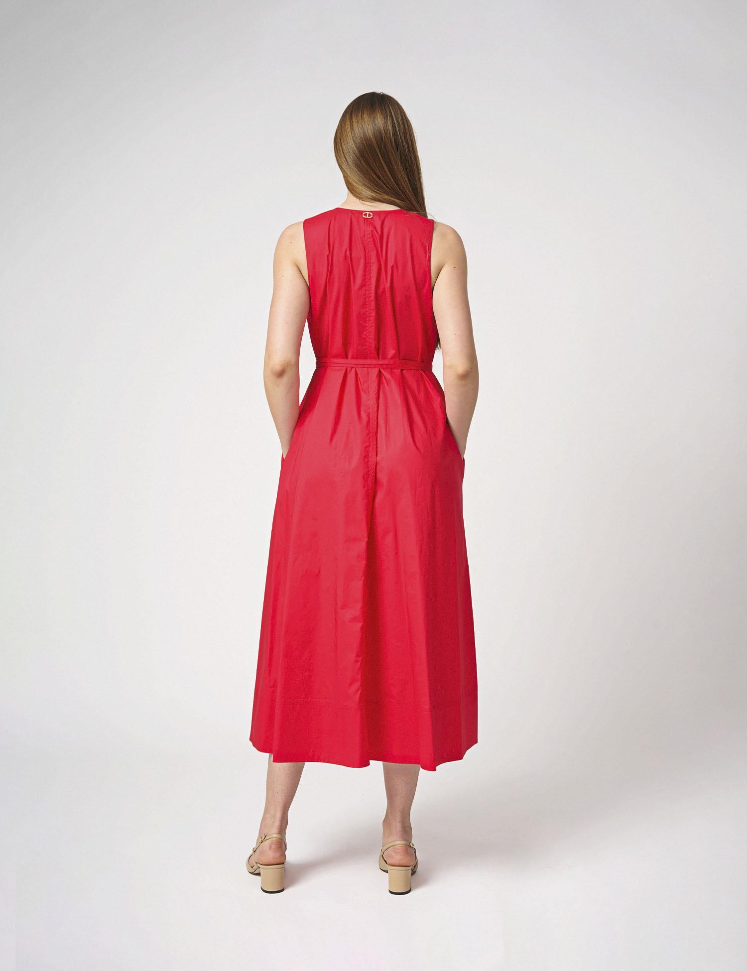 Abito lungo con cintura