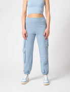 Pantalone con tasconi laterali
