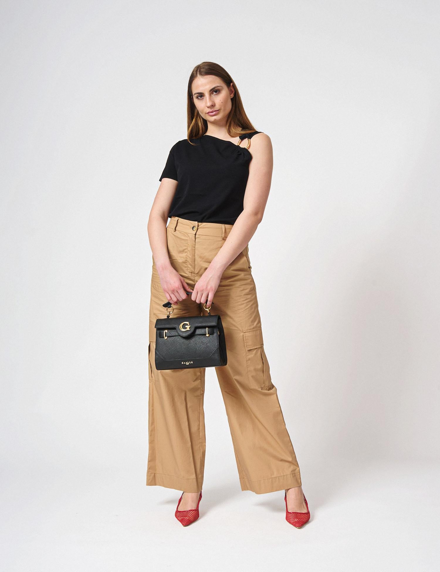 Shoulder strap con logo e applicazioni