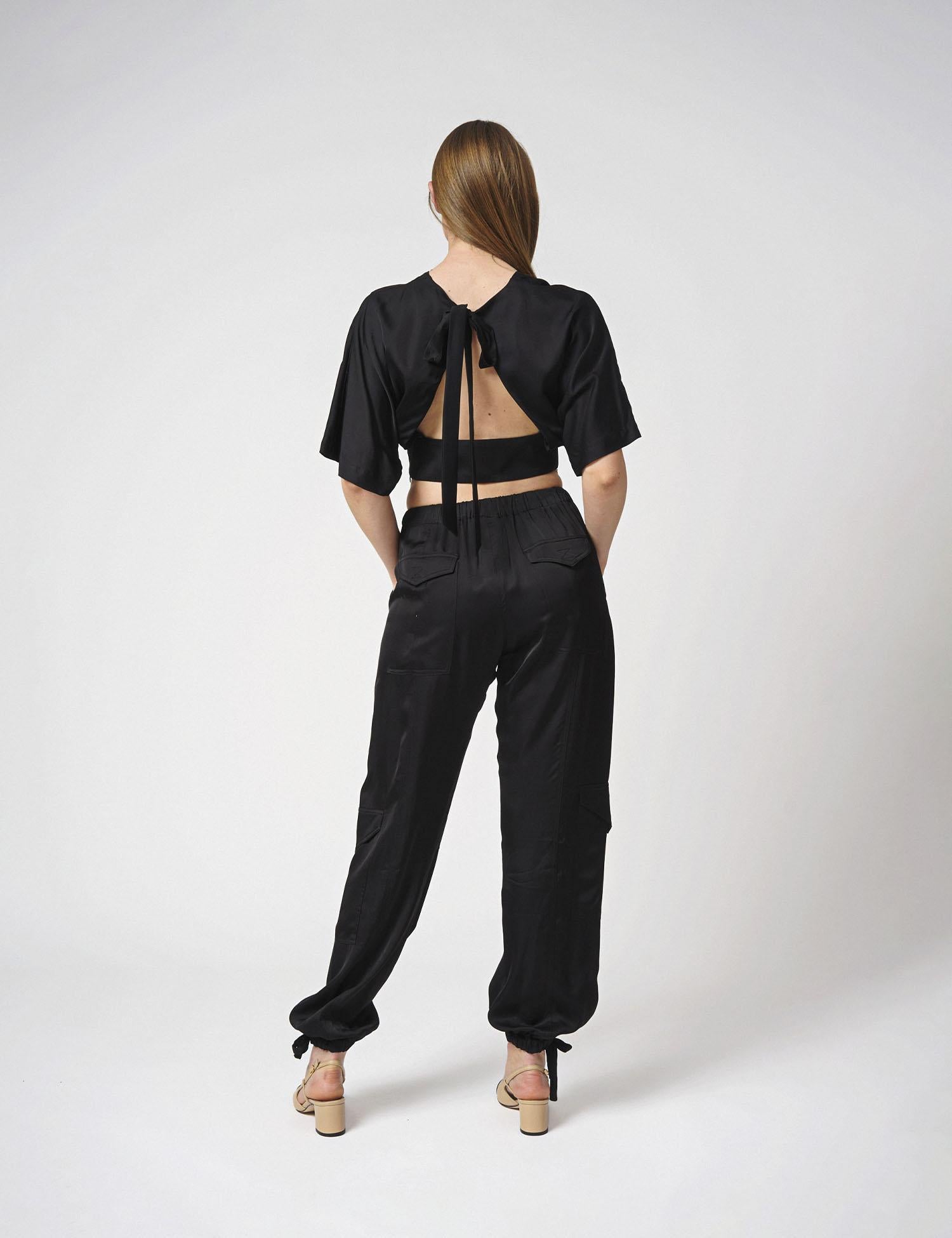 Top in raso maniche a pipistrello