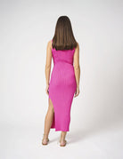 Abito a coste con bottoni